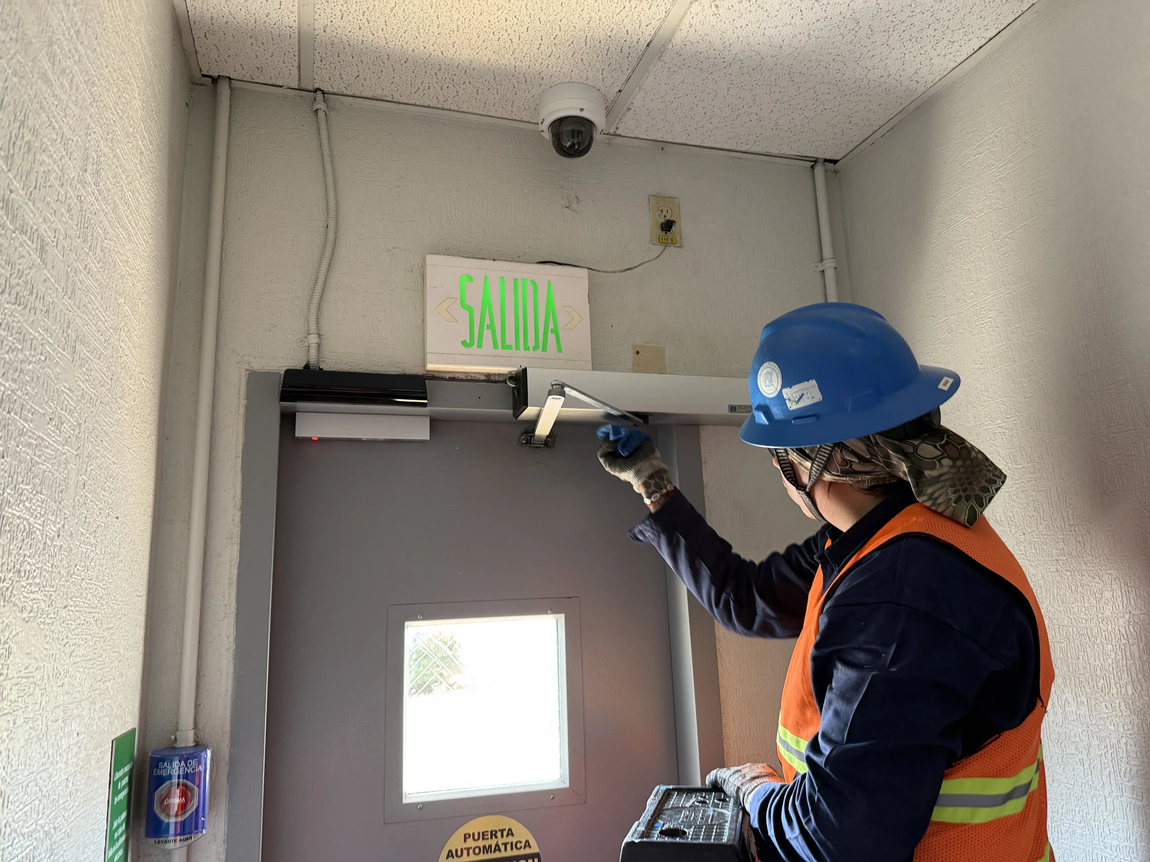 Panel de control de alarma e intrusión Lenel integrado con plataforma S2